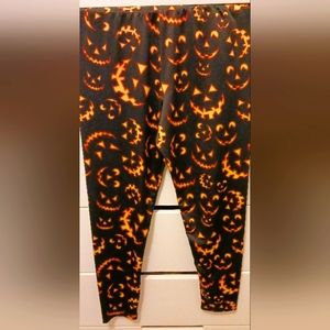 Halloween leggings color orange yellow & black fit is small